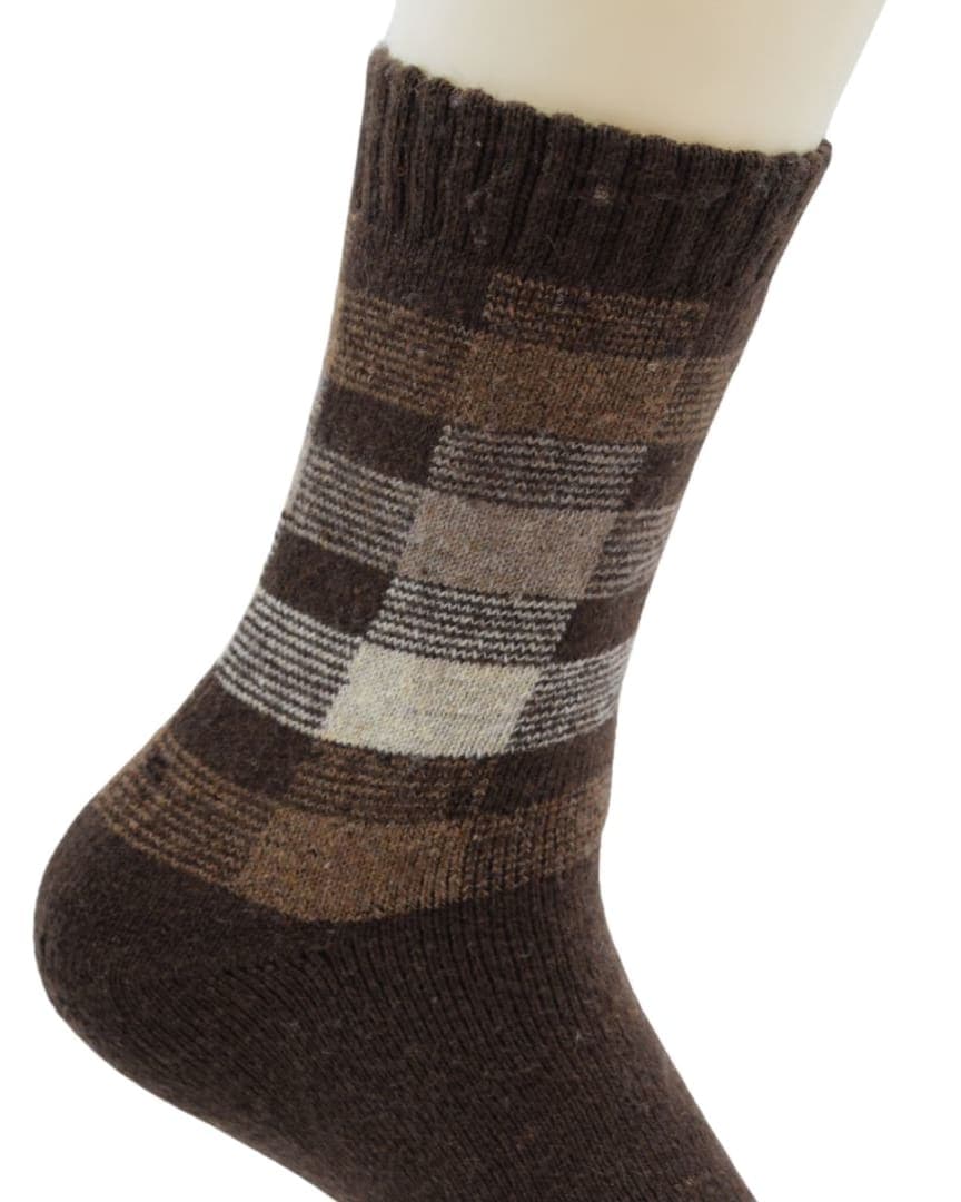 Brown Checkered Crew Socks – Warm & Stylish Everyday Wear