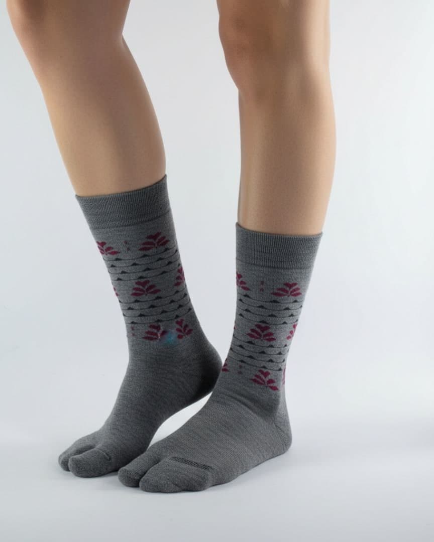 Grey Woolen Thumb-Toe Socks with Maroon Leaf Motif | Crew Length Soft Knit