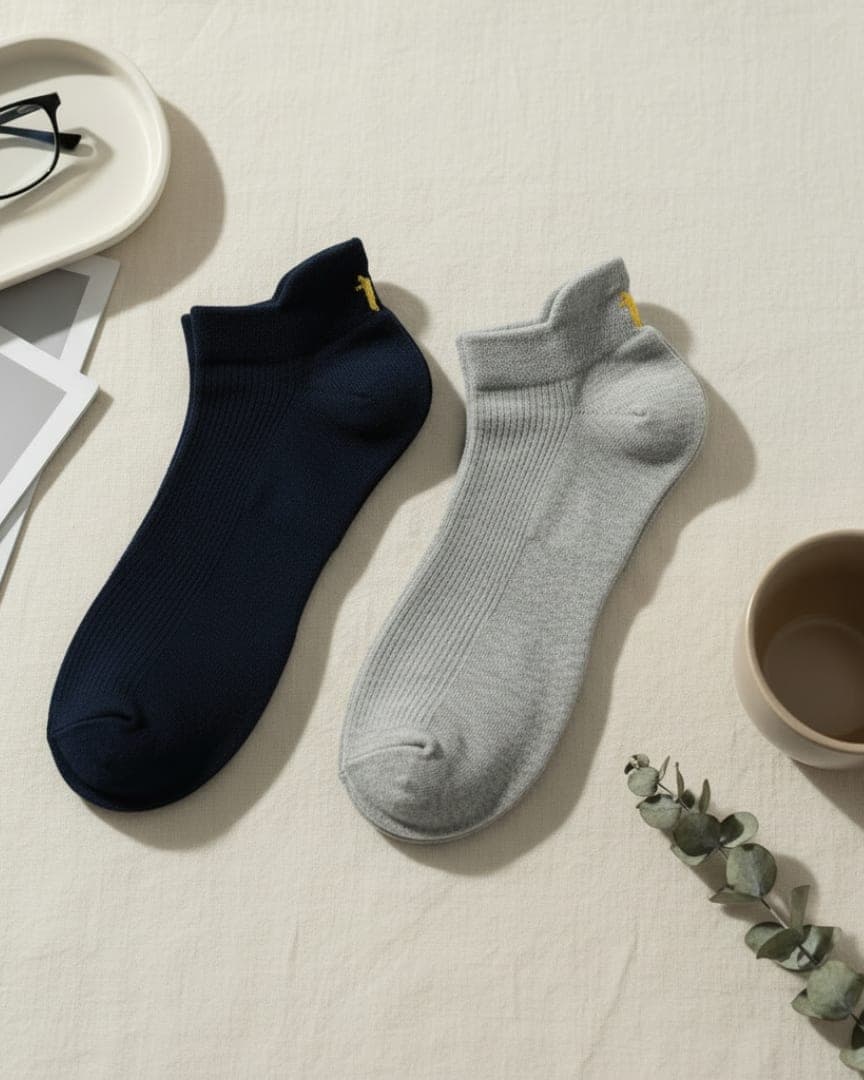 Women Cotton Ankle Length Socks with Bear Motif, Contrast Heel & Toe