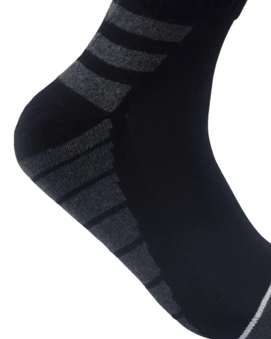 Men’s Ankle-Length Sports Socks – Black with Grey Stripes