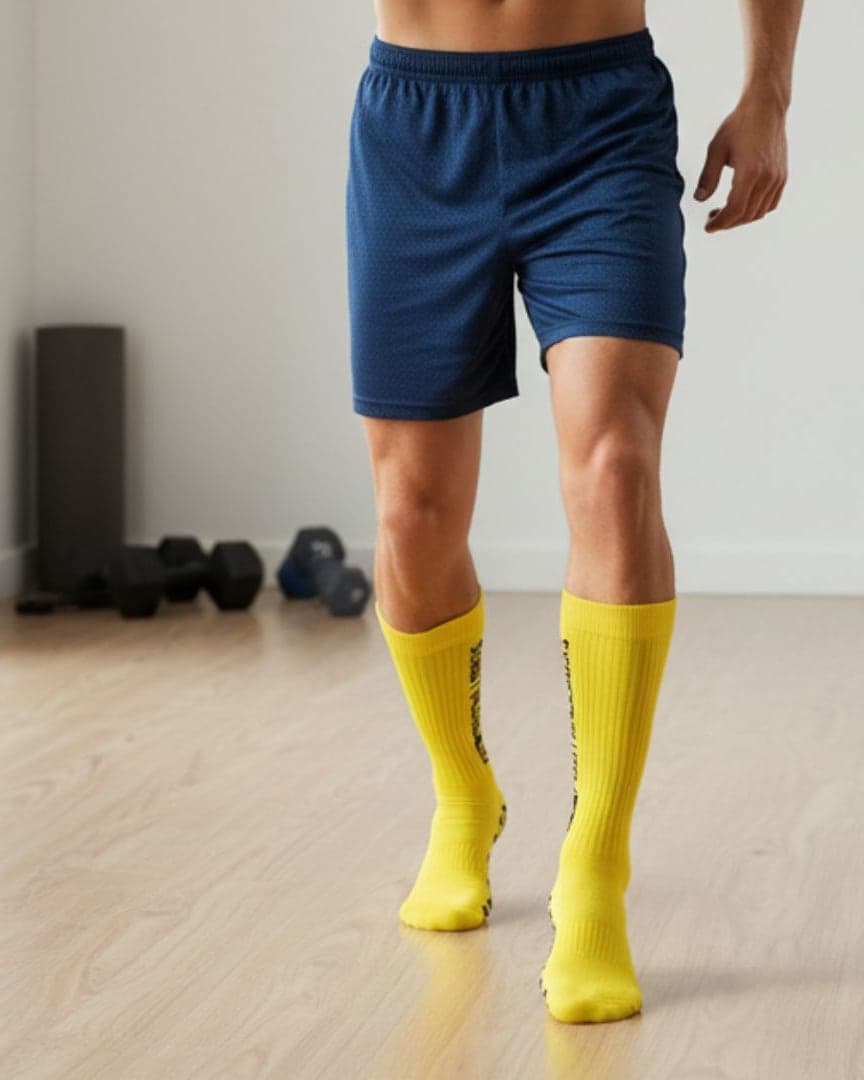 Grey Winter Crew Socks with Minimal Reindeer Design – Warm & Soft